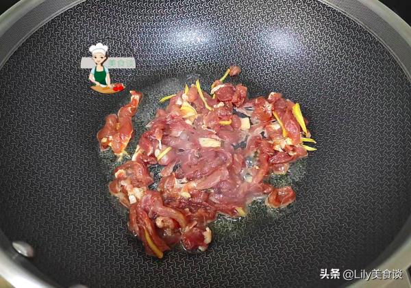 秋天,這菜三天兩頭必做,焯水炒一炒3分鐘出鍋,開胃去燥吃不膩 秋天,這菜三天兩頭必做,焯水炒一炒3分鐘出鍋,開胃去燥吃不膩