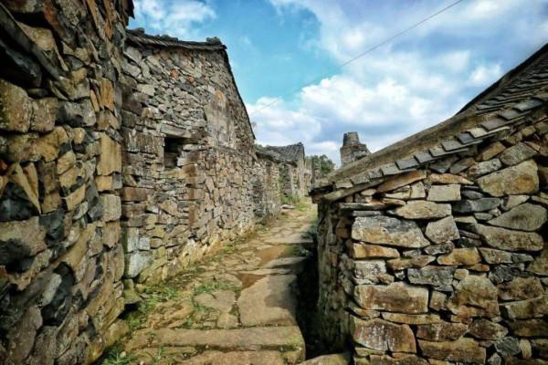 寧海一奇特村莊,房子都是由石頭搭建,所見之處皆是石頭奇特好玩 寧海一奇特村莊,房子都是由石頭搭建,所見之處皆是石頭奇特好玩