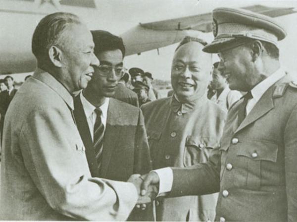 1942年,毛主席給劉少奇的絕密電報,特意叮囑:無須向任何人提及 1942年,毛主席給劉少奇的絕密電報,特意叮囑:無須向任何人提及