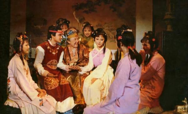 紅樓夢：賈母不是狠心的狼外婆！她至少給林黛玉預留了三個後招