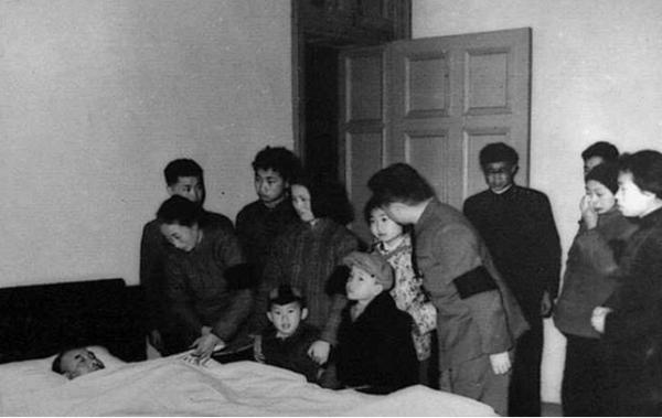 陳賡去世後，妻子傅涯養育5子、獨守49年，晚年為陳賡前妻寫傳記