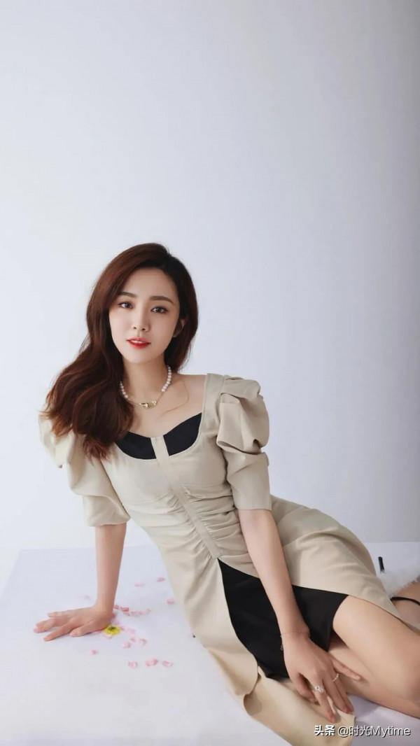 明星桌布：美女王曉晨，學戲曲的演電視也不錯喲