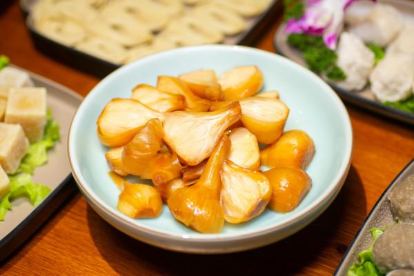 秋天抵禦寒冷的“秘密武器”！（煙囪銅鍋涮肉）