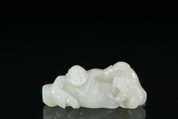 舊藏：和田白玉劉海戲金蟾把玩件