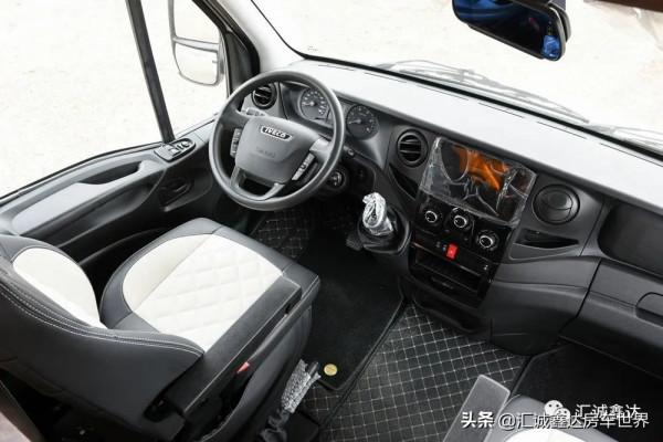 隔音保暖質量強的瑞弗房車，動力強帶氣旋座椅！內飾古典住著舒適