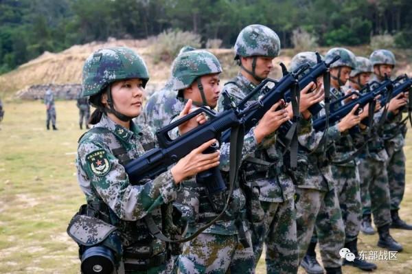 拼!拼!拼!衛生女兵請求出戰 拼!拼!拼!衛生女兵請求出戰