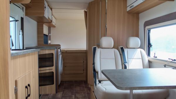 上汽躍進H500底盤,一體成型玻璃鋼廂體,網紅4號房車 上汽躍進H500底盤,一體成型玻璃鋼廂體,網紅4號房車