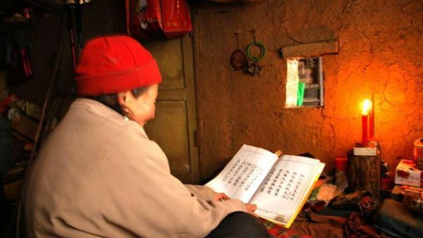 王芝霞:中年頓悟歸隱終南山,45年不見家人,自稱能與佛祖對話 王芝霞:中年頓悟歸隱終南山,45年不見家人,自稱能與佛祖對話