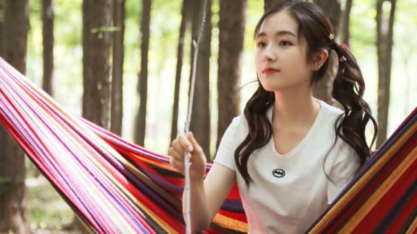 餘週週扮演者李蘭迪寫真照