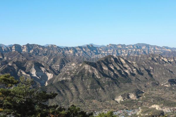 北京徒步登山:人少且免費的爬山步道,房山石花洞鳥語林風景區 北京徒步登山:人少且免費的爬山步道,房山石花洞鳥語林風景區