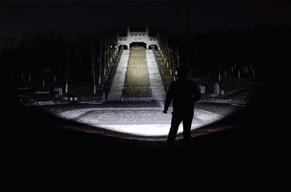 明亮便攜顏值高，手電就選務本新品C2