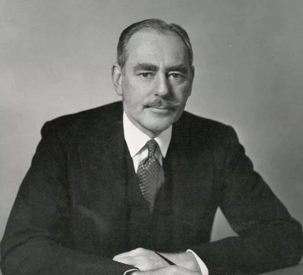 美國盯上中國，啟動第六次戰略轉移，中國能否打敗美國的不敗神話