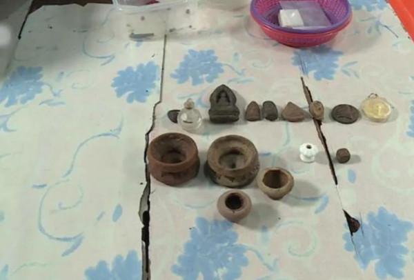 湄南河上的尋寶人，冒險潛入20米深的河裡撈寶，夢想著一夜暴富