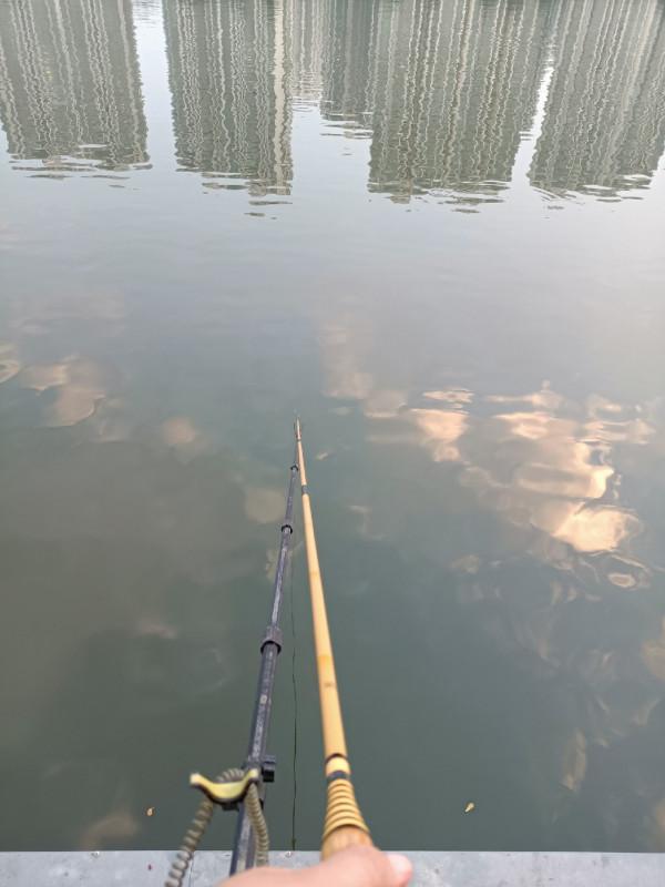 新杆開光手感一流,享受著遛魚的過程 新杆開光手感一流,享受著遛魚的過程