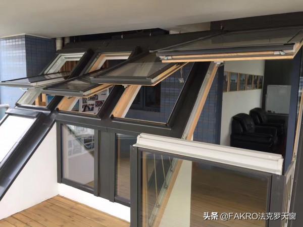 出差幾天回家，裝修公司居然給我家安裝了一個陽臺，太驚訝了