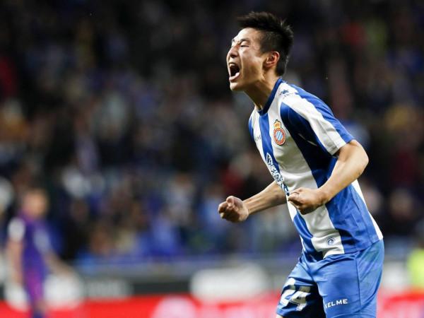 超級球星們第一份工資多少錢？梅西一年6萬歐元，C羅月薪不如母親