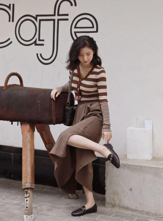 秋已晚，木已深，女人35歲後，這些有暮秋氛圍的色彩，真心好看？