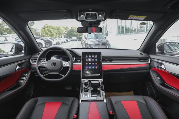 又一款運動家轎，1.5T爆184馬力，前後獨懸售價親民，實拍思皓曜