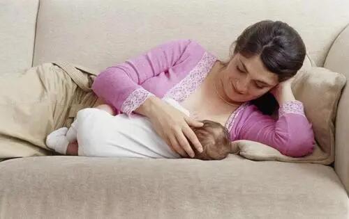 剖腹產下奶遲？不一定，做對了，剖腹產也能早早實現母乳自由