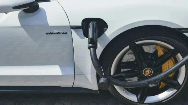 專家：開過電車不想開油車，網友：打車最不願坐電車