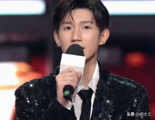 沸騰之夜並不沸騰,年輕藝人撐不起檯面,收視率低於《突圍》 沸騰之夜並不沸騰,年輕藝人撐不起檯面,收視率低於《突圍》