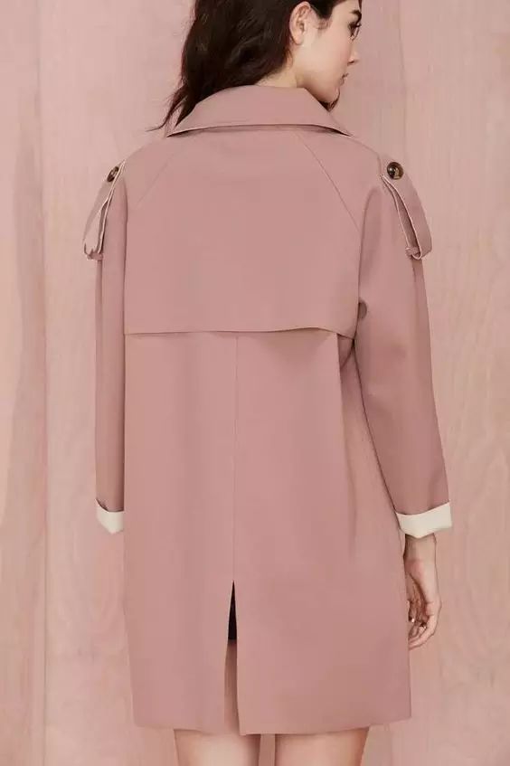 風衣上的肩帶原來是這麼用的，以前怎麼不知道？