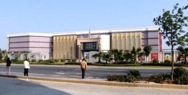 曾經亞洲最大的夜總會,如今破爛不堪成為廢墟,東莞的輝煌成過去 曾經亞洲最大的夜總會,如今破爛不堪成為廢墟,東莞的輝煌成過去