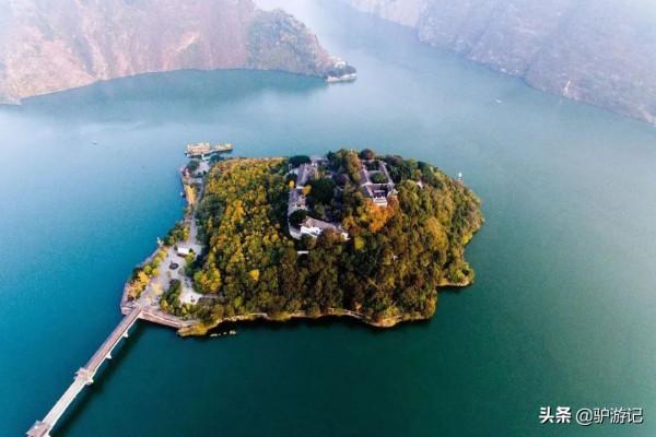 劉備託孤、李白寫詩的古城如今孤懸江心，門票100元值不值？