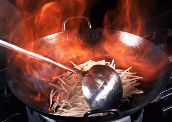 大廚分享的20條炒菜經驗，怪不得我炒的菜難吃，只因全忽略了細節