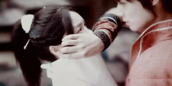 重新定義醜？影視劇裡的“毀容妝”，我笑到生氣，太不敬業了