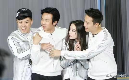 大灣區中秋晚會10位男星的尷尬,打破了娛樂圈3條不成文的隱藏規則