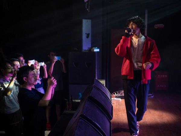 6個草根明星的現狀，大衣哥200斤閨女愁嫁，龐麥郎被送進精神病院