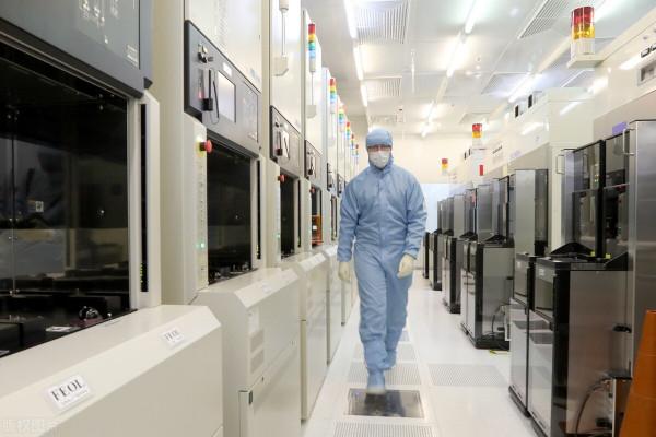 中國應從俄羅斯科研體系學什麼？從兩篇光學研究論文談起