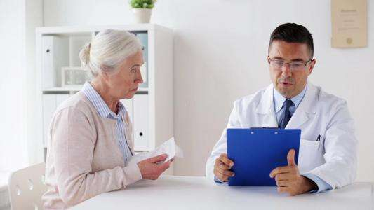 轉氨酶升高該怎麼辦？身體會有哪些症狀？肝損傷的朋友來聽醫生說