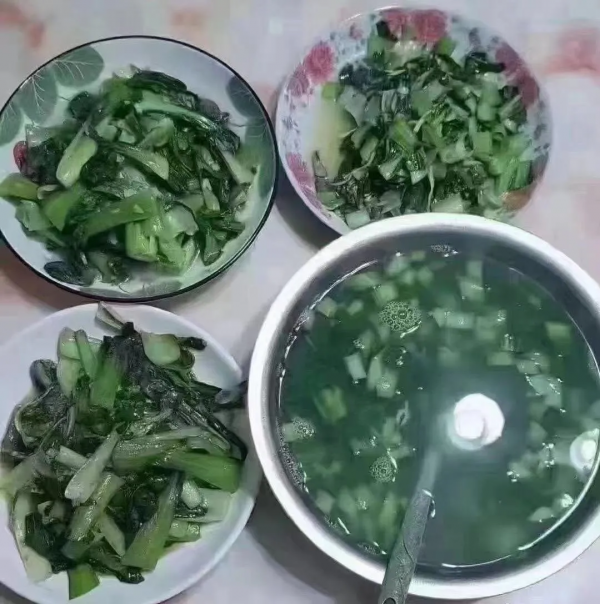 “菜價漲的，我活了二十幾年，第一次吃到純肉餡的餛飩。”