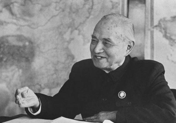 北大專業“六代單傳”,一人請假全院休息,畢業合影只有1名學生 北大專業“六代單傳”,一人請假全院休息,畢業合影只有1名學生