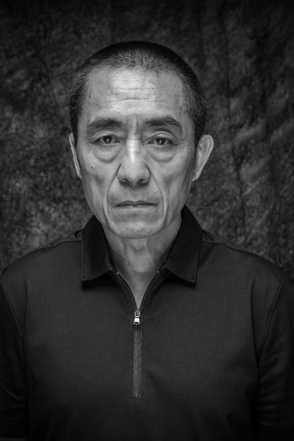 張藝謀為什麼總是比馮小剛高階？