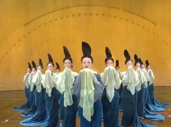 《只此青綠》拉開內卷新高度，中年的你準備好了嗎？