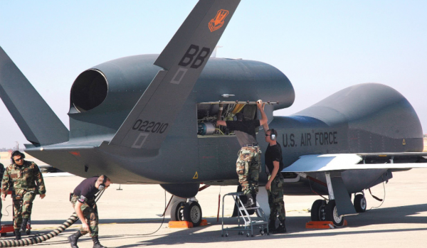 為討好主子，岸田文雄繼續引進“全球鷹”無人機，專家：貴又沒用