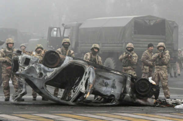 離譜！2萬暴徒無法無天，美國務卿要求保證暴徒權利還抹黑俄軍