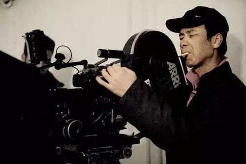 馮小剛前妻張娣:單親媽媽22年,與馮小剛離婚後未曾改嫁 馮小剛前妻張娣:單親媽媽22年,與馮小剛離婚後未曾改嫁