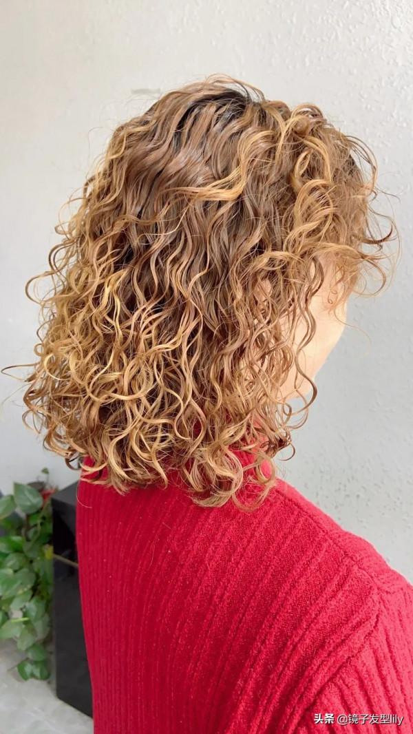2022髮型怎麼整？燙卷卷最洋氣，好處多多不要錯過
