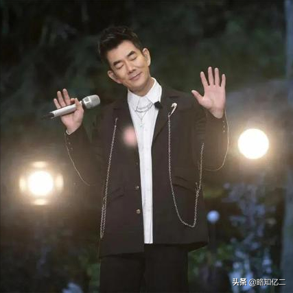 《前行者》是由張魯一領銜主演、聶遠特別出演的