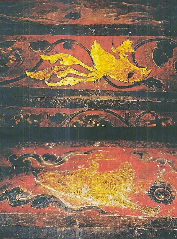 開山採石炸出千年古墓，墓內陪葬品奢華，墓主身份成謎