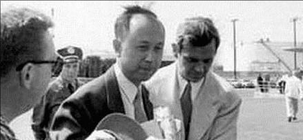 錢學森歸國，曾收到一封信提醒不要下船，50年後才知寫信之人是誰