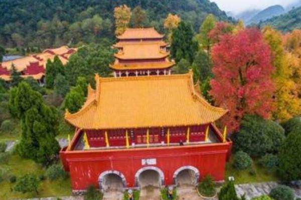 湘粵交界處的這座名山，中華始祖之一的舜帝葬在這裡，你去看過嗎