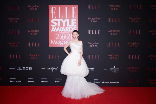 elle之夜紅毯臨時取消,只能看圖過乾癮,這次關曉彤終於穿對了 elle之夜紅毯臨時取消,只能看圖過乾癮,這次關曉彤終於穿對了