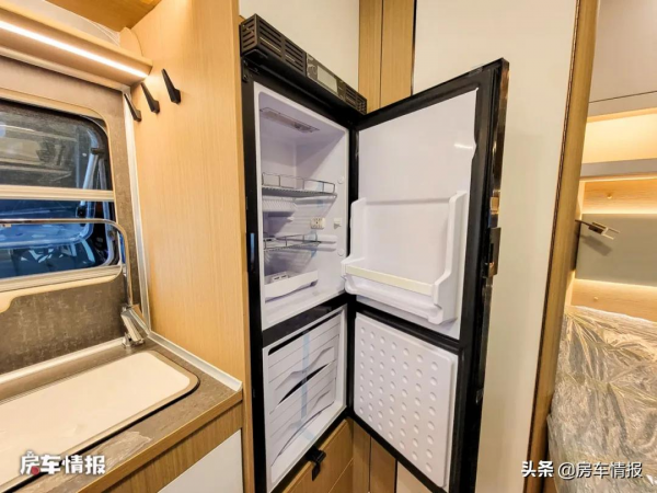 奇瑞全新入門級房車,裝置齊全能住一家5口人,客廳設計挺顯檔次 奇瑞全新入門級房車,裝置齊全能住一家5口人,客廳設計挺顯檔次