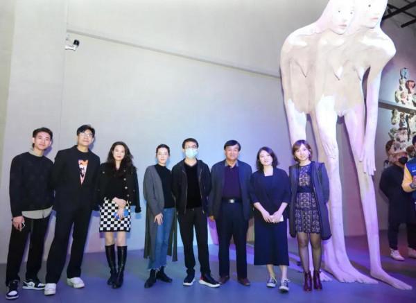 林惠興《人間劇場Ⅱ》: 今天我們只感受人間的喜悅