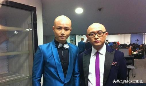 55歲黃菡，倒追老公恩愛30年，女兒長相甜美清秀可人